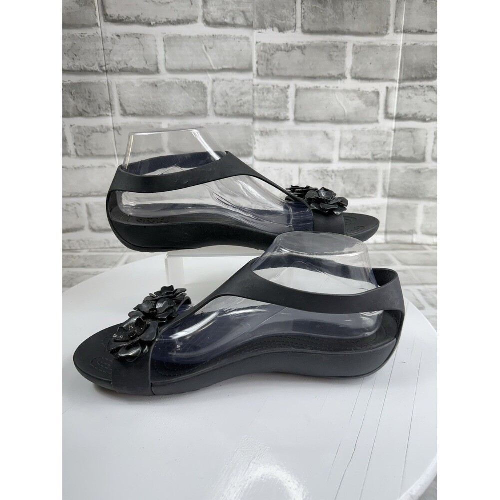 Crocs Serena Women's Size 11 Black T Strap Floral Embellish Bach Summer Sandals - Picture 4 of 12
